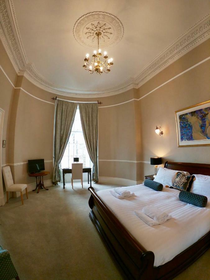 Escape To Edinburgh @ Albyn Place Extérieur photo